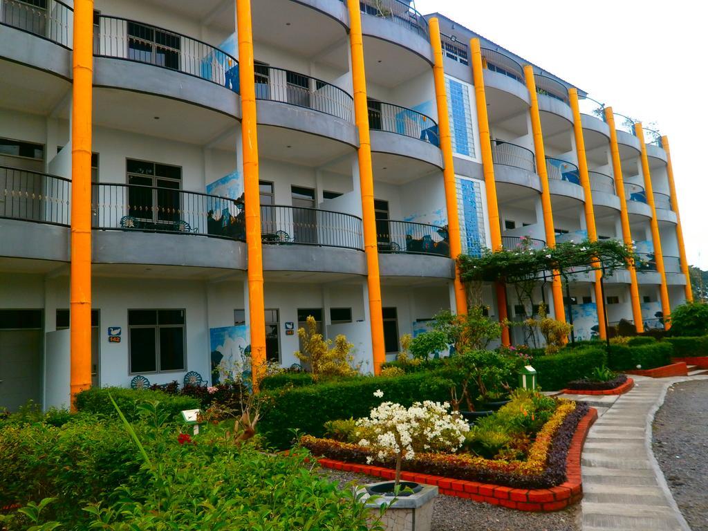 Hotel Taman Sari Sukabumi Exterior foto